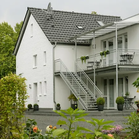 Pensionat Homefy - Duesseldorf - Meerbusch