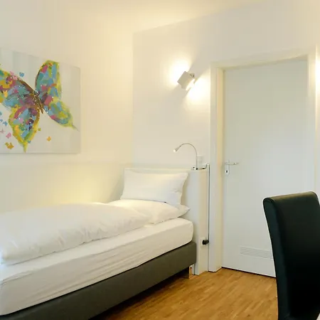 招待所 Homefy - Duesseldorf - 梅尔布施