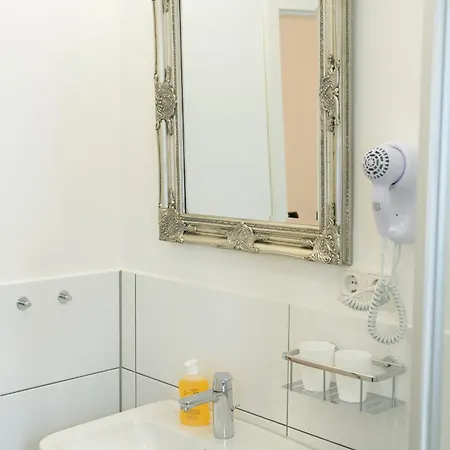 Homefy - Duesseldorf - Pensionat 3*