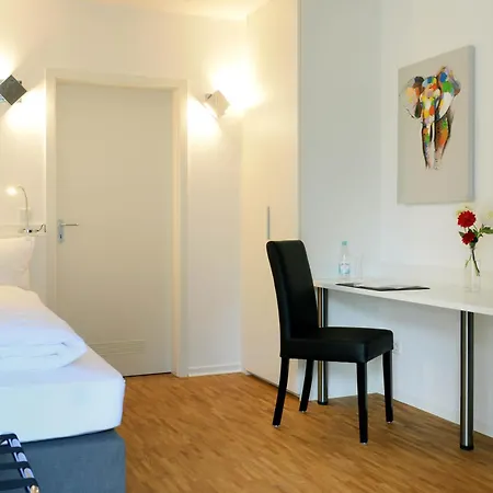 招待所 Homefy - Duesseldorf - 3*